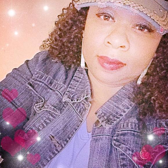 Meet your Posher, Althea - Picture 1 of 1